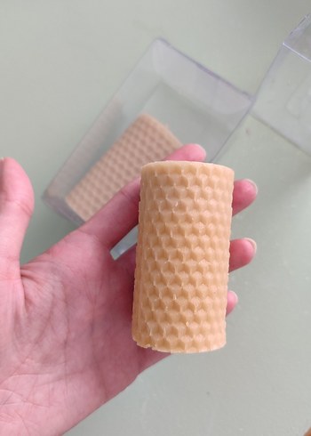 Bej Bal Peteği Desenli Mum Seti - Görsel 5