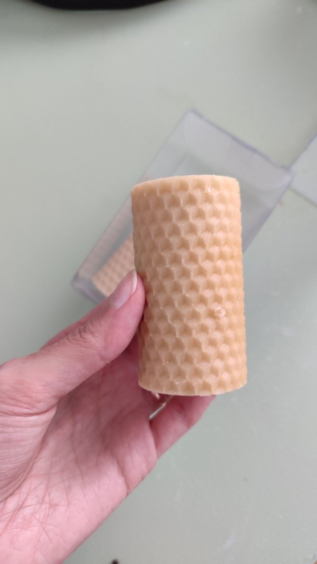 Bej Bal Peteği Desenli Mum Seti - Görsel 2