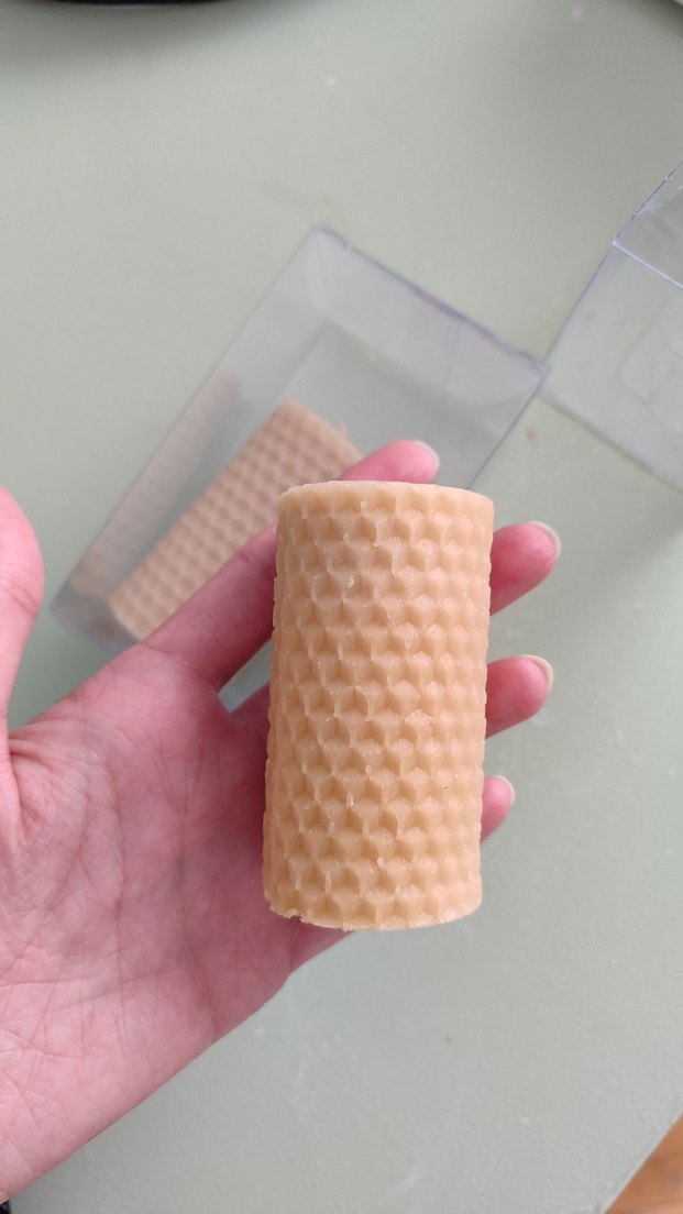 Bej Bal Peteği Desenli Mum Seti - Görsel 4