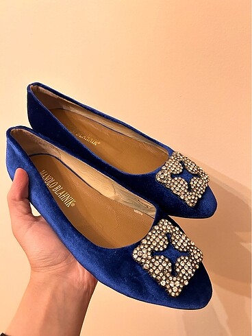 Manolo Blahnik Mavi renk taşlı kadife babet