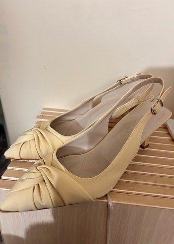 Nine West Bej Pliseli Stiletto Topuklu Kadın Abiye Ayakkabı