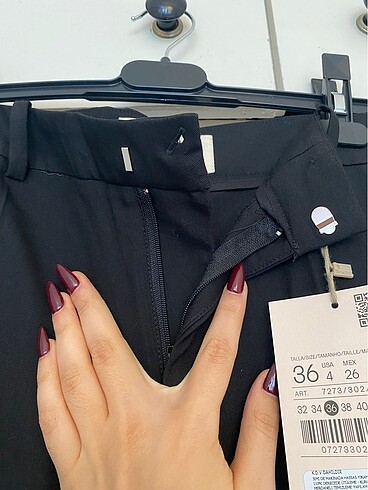 36 Beden siyah Renk Stradivarius Kumaş Pantolon