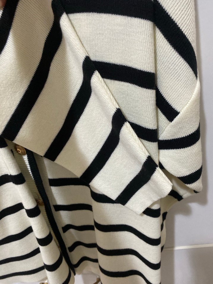 Kadın Beyaz Siyah Çizgili V Yaka Hırka - Görsel 5