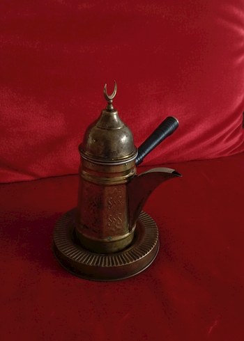 altın renkli mırra cezvesi ve altlığı - Görsel 2