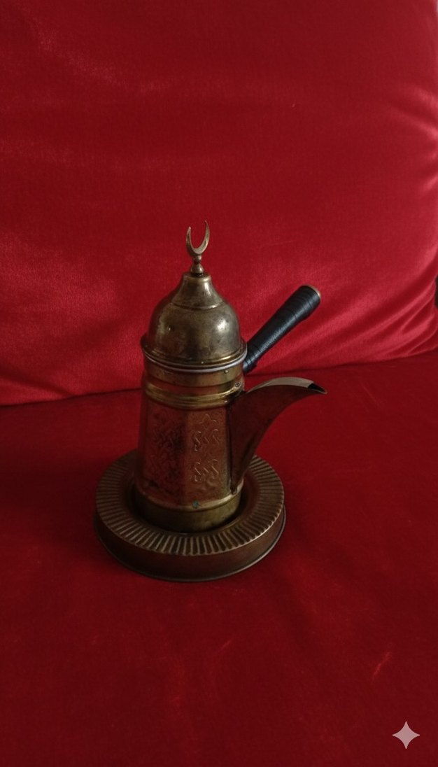 altın renkli mırra cezvesi ve altlığı - Görsel 2