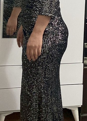 Siyah Parlak Yılan Desenli Uzun Abiye Elbise - Görsel 2