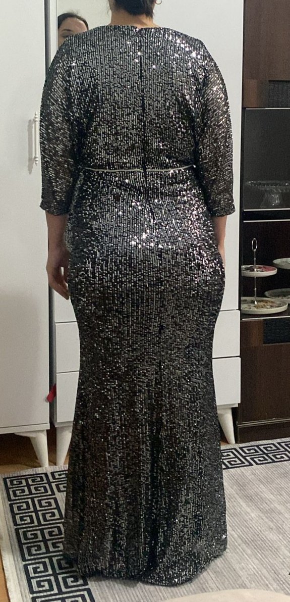 Siyah Parlak Yılan Desenli Uzun Abiye Elbise - Görsel 3