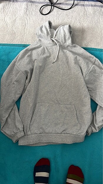Gri kapşonlu sweat