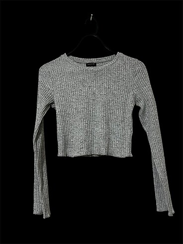 Gri uzun kollu crop