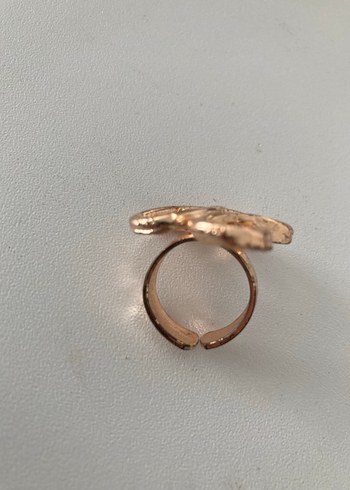 Accessorize Altın Renkli Mini Yılan Desenli Küpe