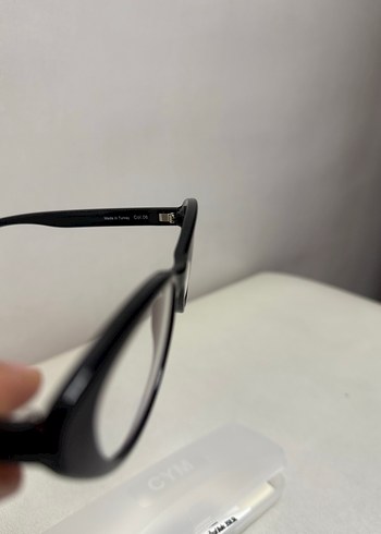 Siyah Parlak Minimalist Kadın Gözlüğü - Görsel 3