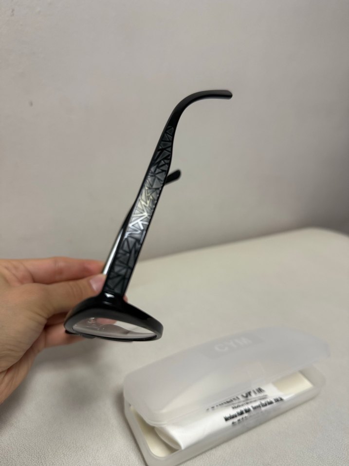 Siyah Parlak Minimalist Kadın Gözlüğü - Görsel 4