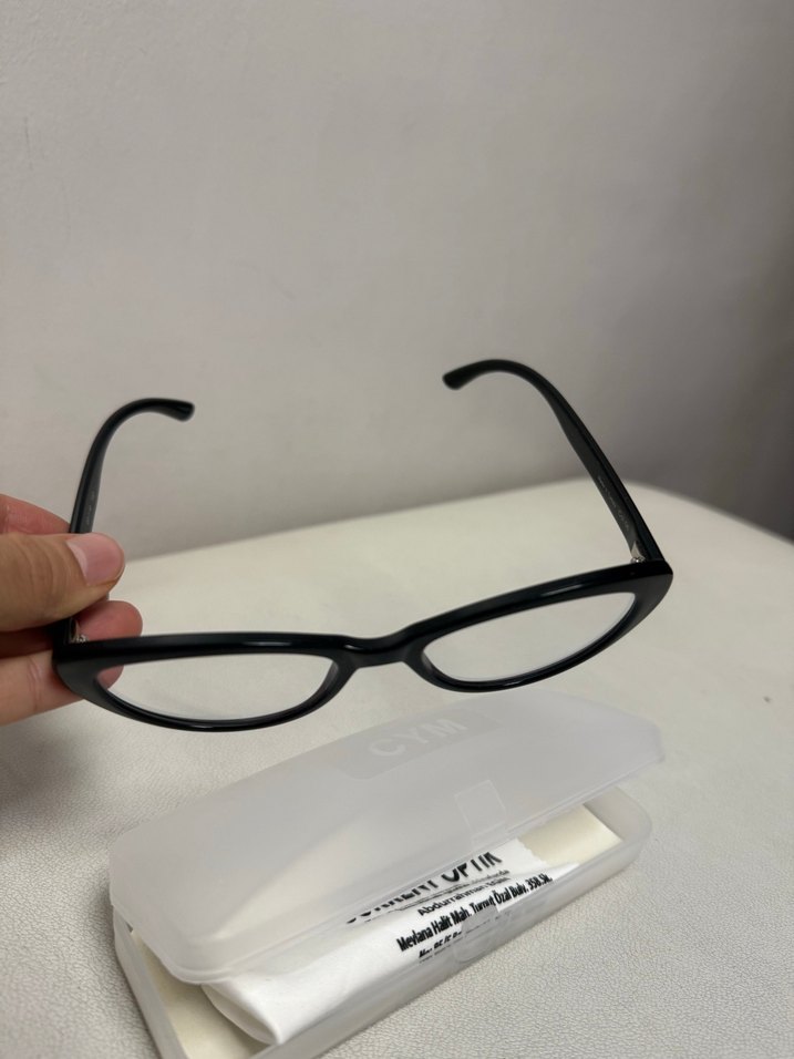 Siyah Parlak Minimalist Kadın Gözlüğü - Görsel 5