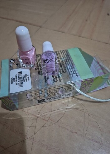 Beden Lila ve pembe mini ojeler İngiltere den