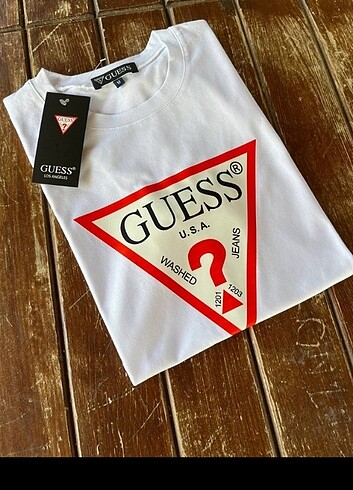 GUESS TSHİRT