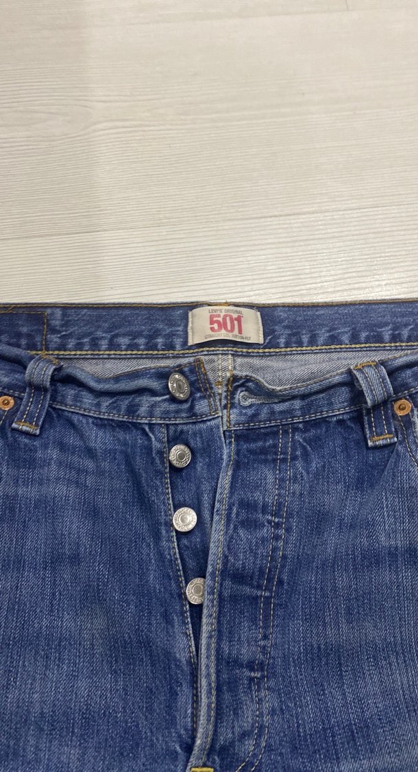 Levis 501 Düğmeli Fermuar W36 Doğal Yıpranmış Paça 2019 Orijinal - Görsel 2