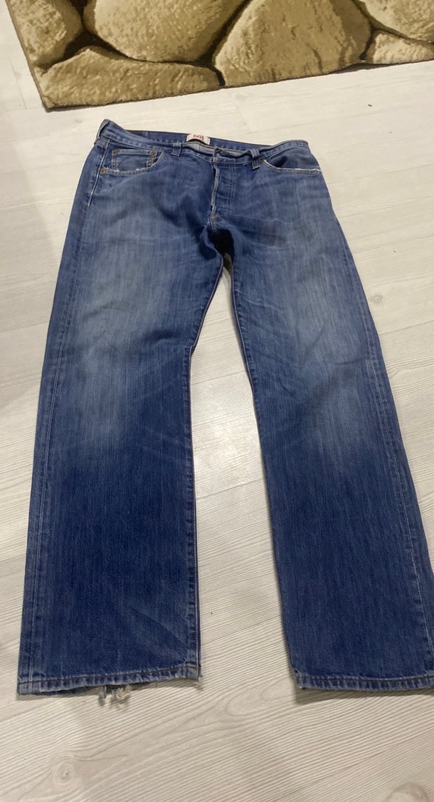 Levis 501 Düğmeli Fermuar W36 Doğal Yıpranmış Paça 2019 Orijinal - Görsel 4