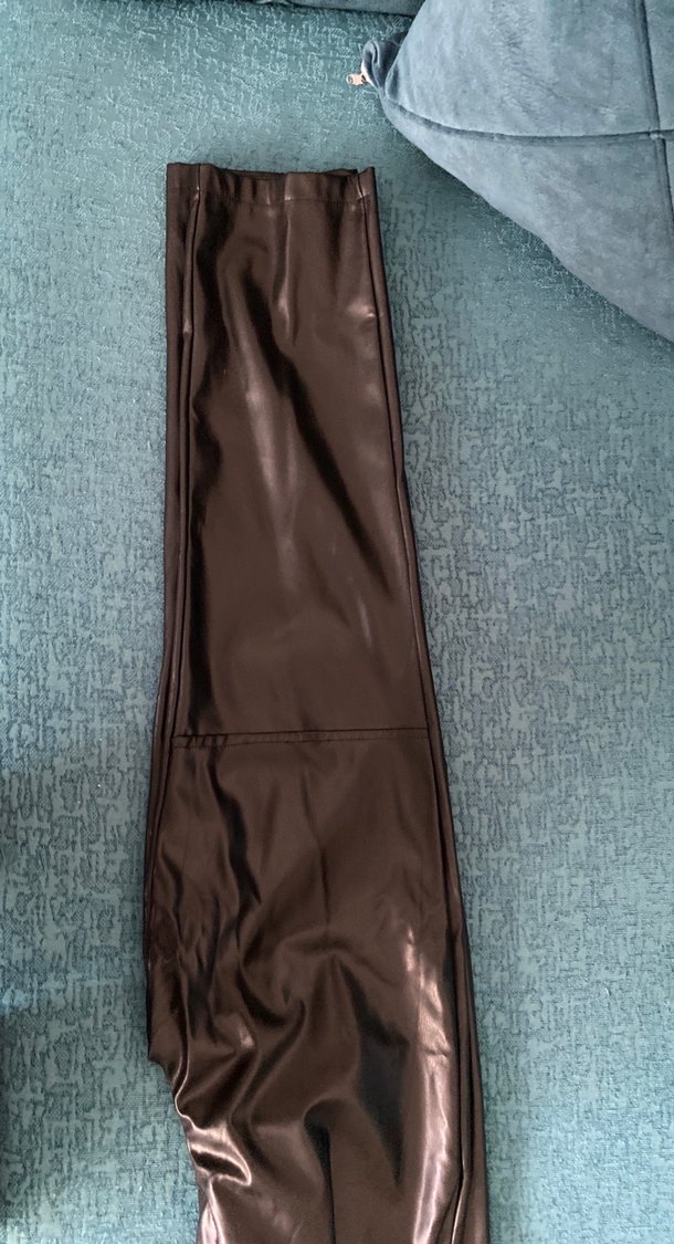 Kemer Detaylı Siyah Deri Kadın Pantolon - Görsel 3