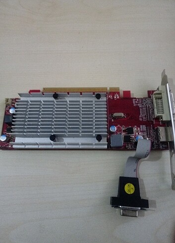  Beden Ati radeon 512 MB EKRAN KARTI