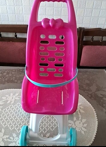 Oyuncak bebek arabası 