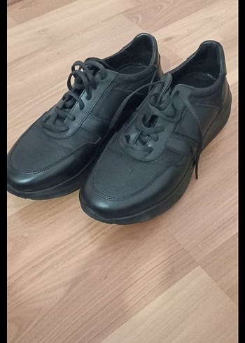 Divarese Siyah Erkek Gunluk Spor Ayakkabi