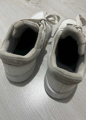 Adidas Beyaz Bağcıklı Kadın Spor Ayakkabı Adidas orjinal