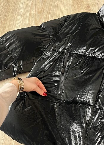 Siyah Parlak Şişme Kadın Mont - Görsel 2