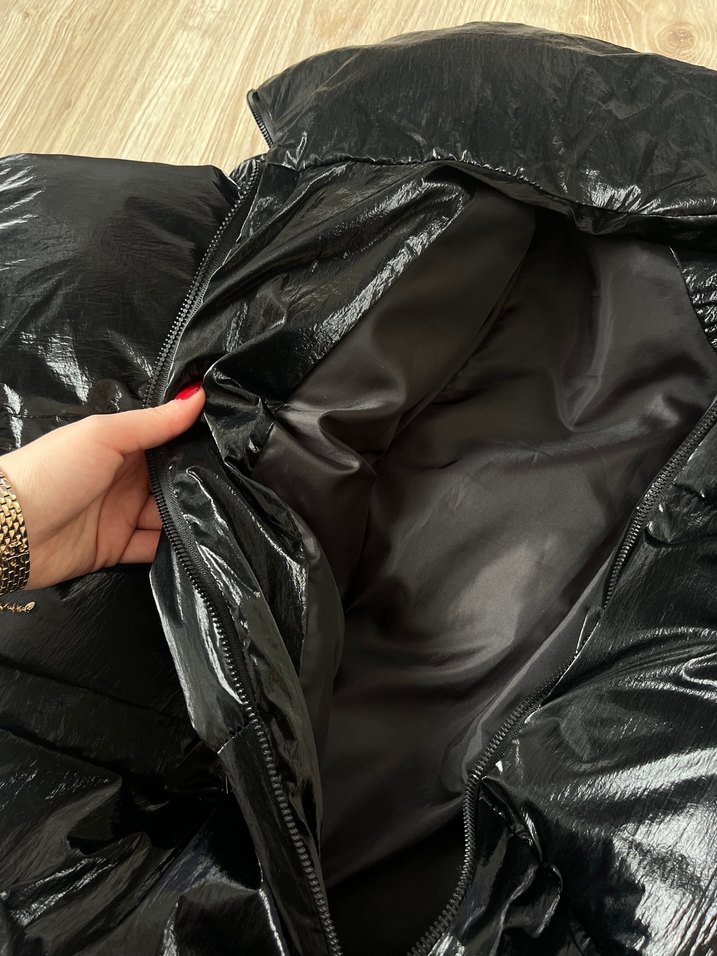 Siyah Parlak Şişme Kadın Mont - Görsel 3