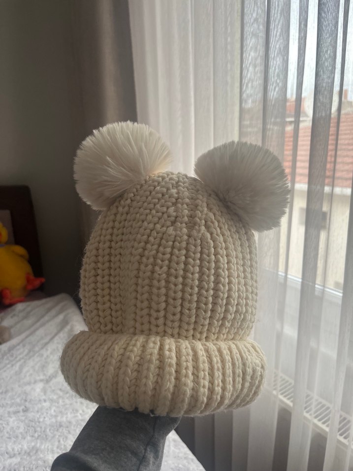 Beyaz İki Ponponlu Örgü Bere - Görsel 3