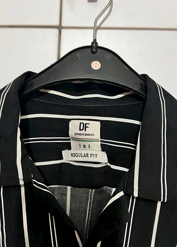 Düğmeli Siyah Çizgili Keten Erkek Gömlek - Görsel 3