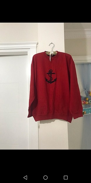 sweatshirt 