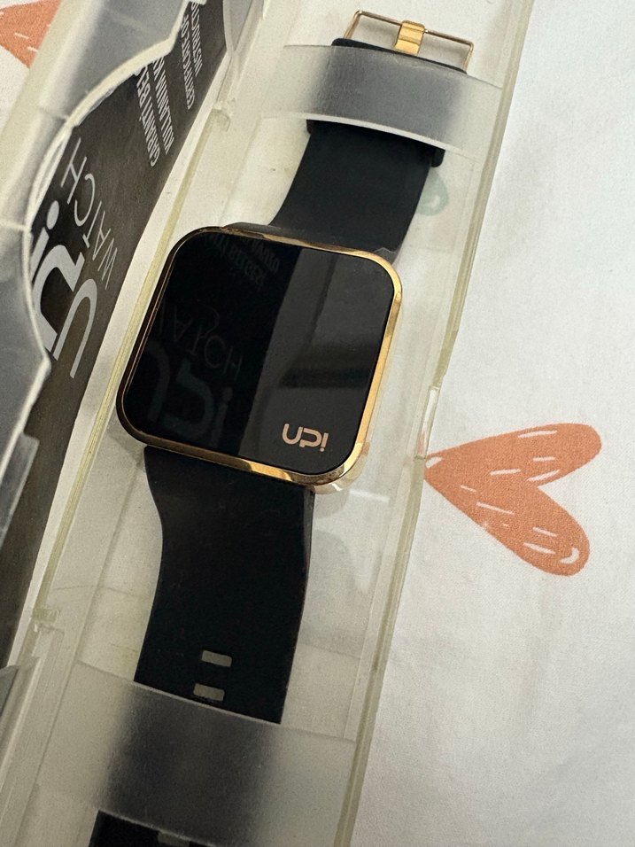 Altın Renkli Koyu Akıllı Saat - Görsel 2