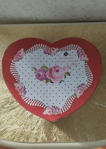 Modernic Pembe Kalp Şekilli Kahve Fincan Takımı - Görsel 3