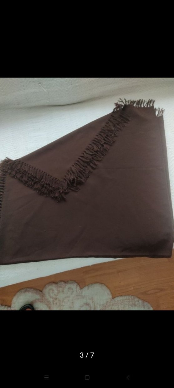 Kahverengi Püsküllü Kadın Şal - Görsel 3