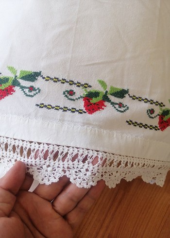 Beden altın Renk Nakışlı ve dantel işlemeli 3 parça yastık ve bebek yorganı