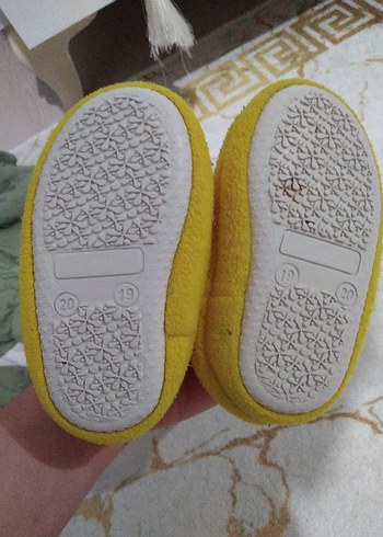 Sarı Nakışlı Kız Çocuk Ev Terliği - Görsel 3