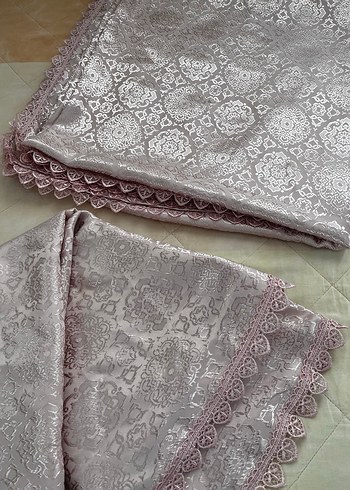 İşlemeli Gri-Pembe Masa Örtüsü - Görsel 4