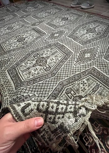 Koyu Renkli Çok Desenli Geleneksel Halı - Görsel 7