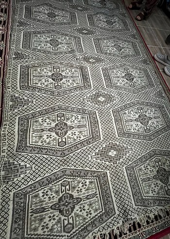 Koyu Renkli Çok Desenli Geleneksel Halı - Görsel 6