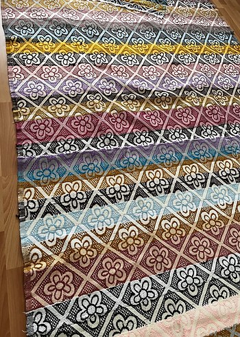 Çok Renkli Batik Desenli Halı - Görsel 3