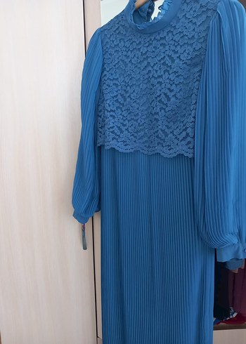 Uzun Kollu Mavi Pilili Uzun Elbise - Görsel 3