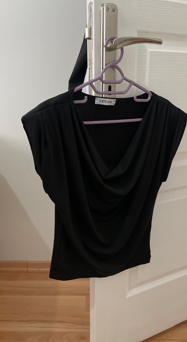 Drapeli V Yakalı Siyah Kadın Bluz - Görsel 2