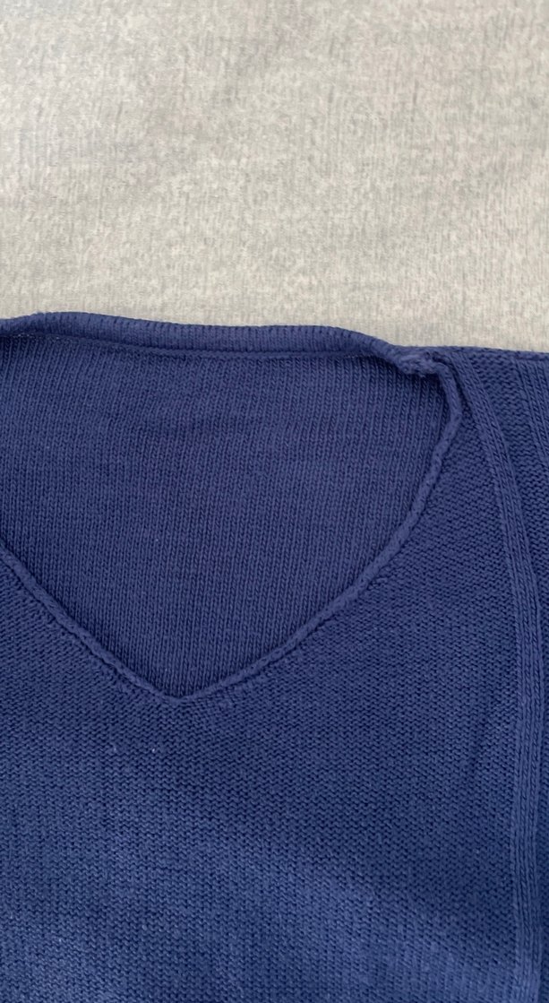 Lacivert V Yaka Triko Kadın Kazak - Görsel 3