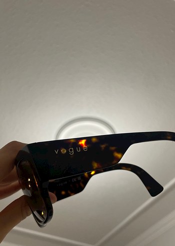 Vogue Klasik Kadın Güneş Gözlüğü - Görsel 3
