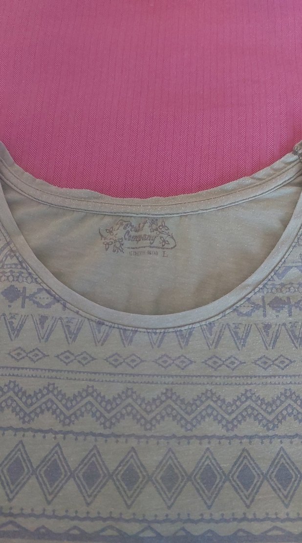 Yesil geometrik desenli Bohem Tişört - Görsel 2