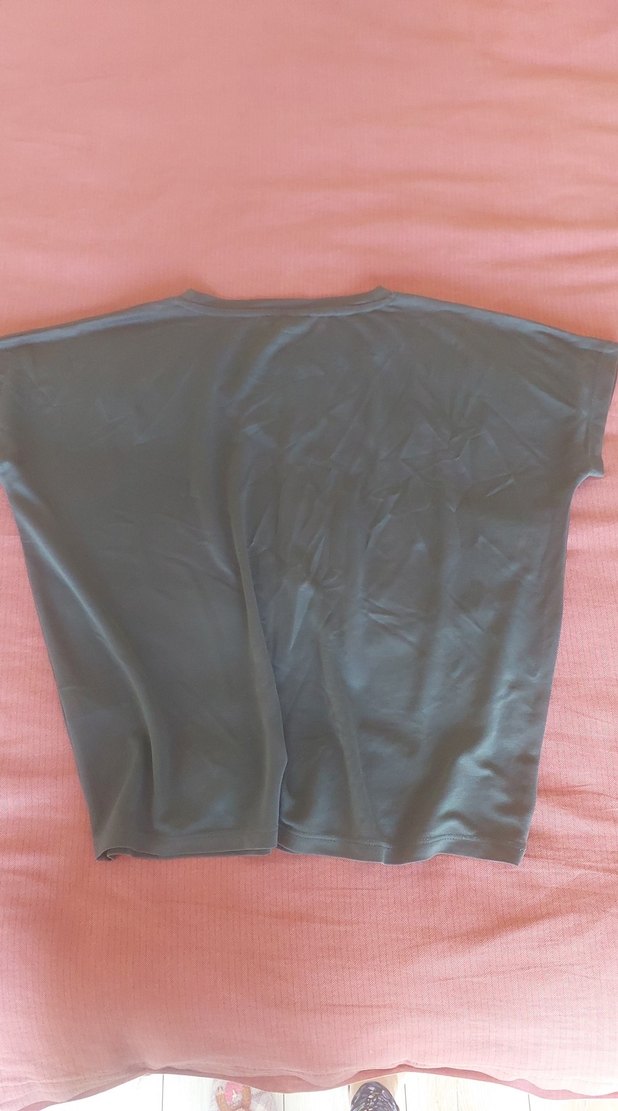 Mavi V Yaka Tişört - Görsel 3