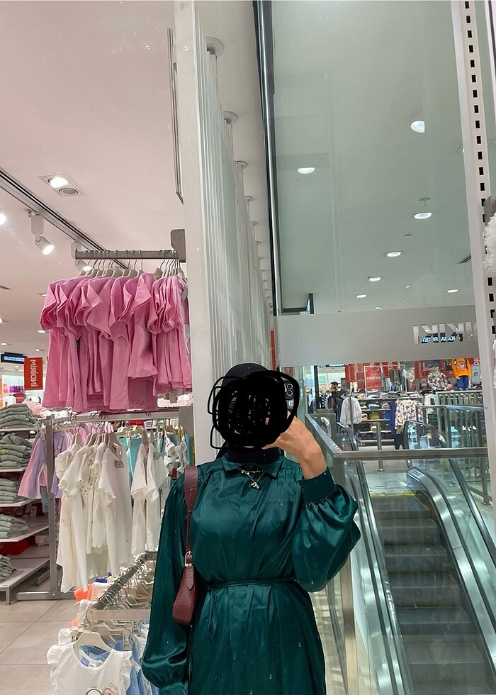 Zümrüt yeşili saten gömlek - Görsel 4