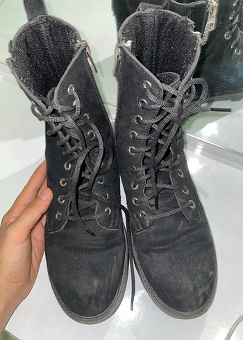 Siyah Fermuarlı  Kadın Bot - Görsel 4