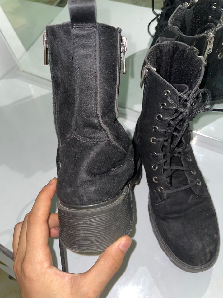 Siyah Fermuarlı  Kadın Bot - Görsel 5