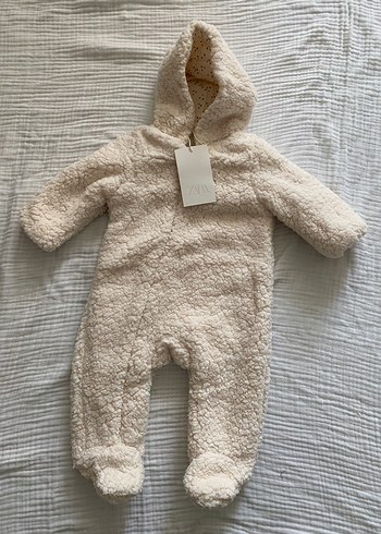 3 Ay Beden beyaz Renk Zara marka Orjinal yeni sezon polar tulum